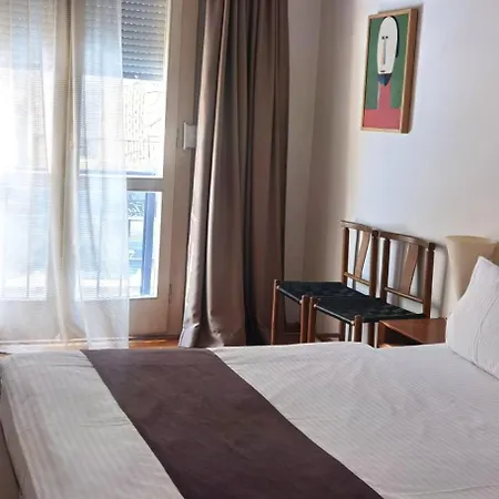 One Bedroom Theatre Apartment *